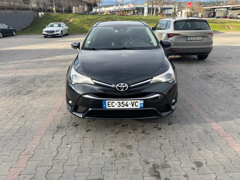 Toyota Avensis 1.8 Executive, снимка 13 - Автомобили и джипове - 52630576
