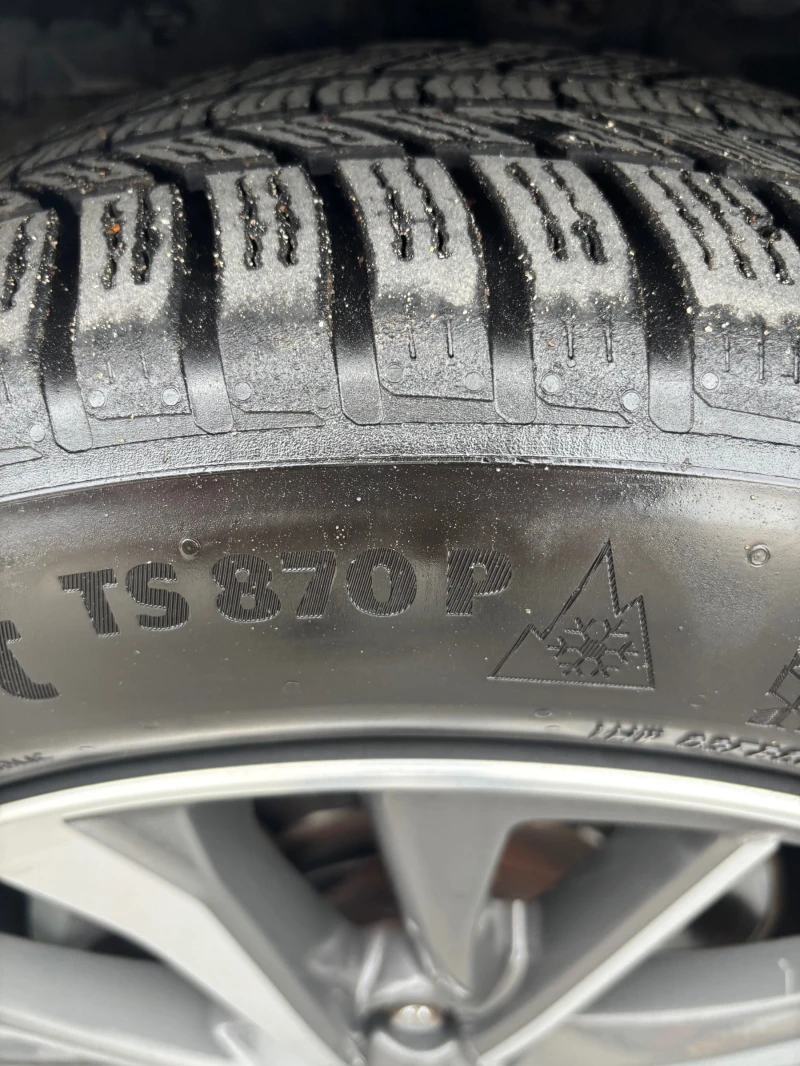 Toyota Avensis 1.8 Executive, снимка 5 - Автомобили и джипове - 52630576