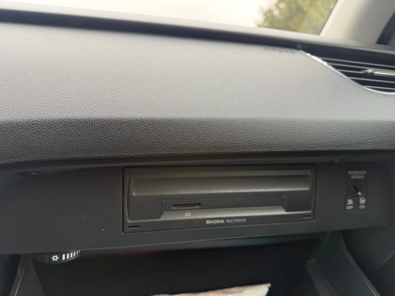 Skoda Octavia, снимка 14 - Автомобили и джипове - 53222357