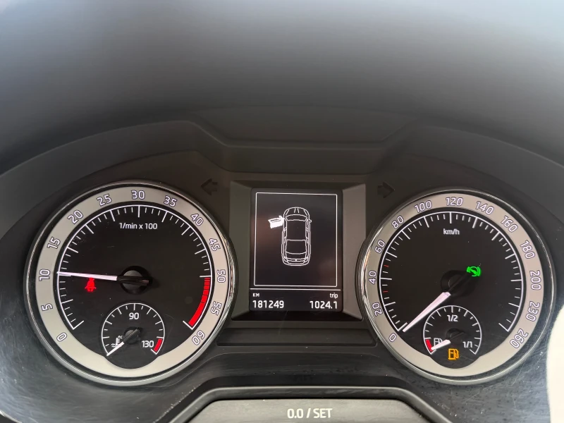 Skoda Octavia, снимка 12 - Автомобили и джипове - 53222357