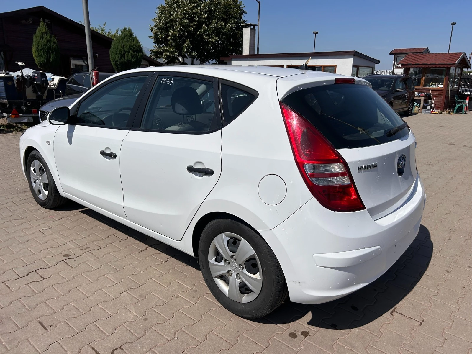 Hyundai I30 1.4i EURO 4 ЛИЗИНГ - изображение 8