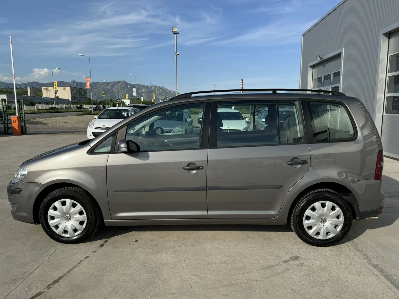 VW Touran 2.0* 110ps* 7м* 6ск* FACE* Климат*  - изображение 2