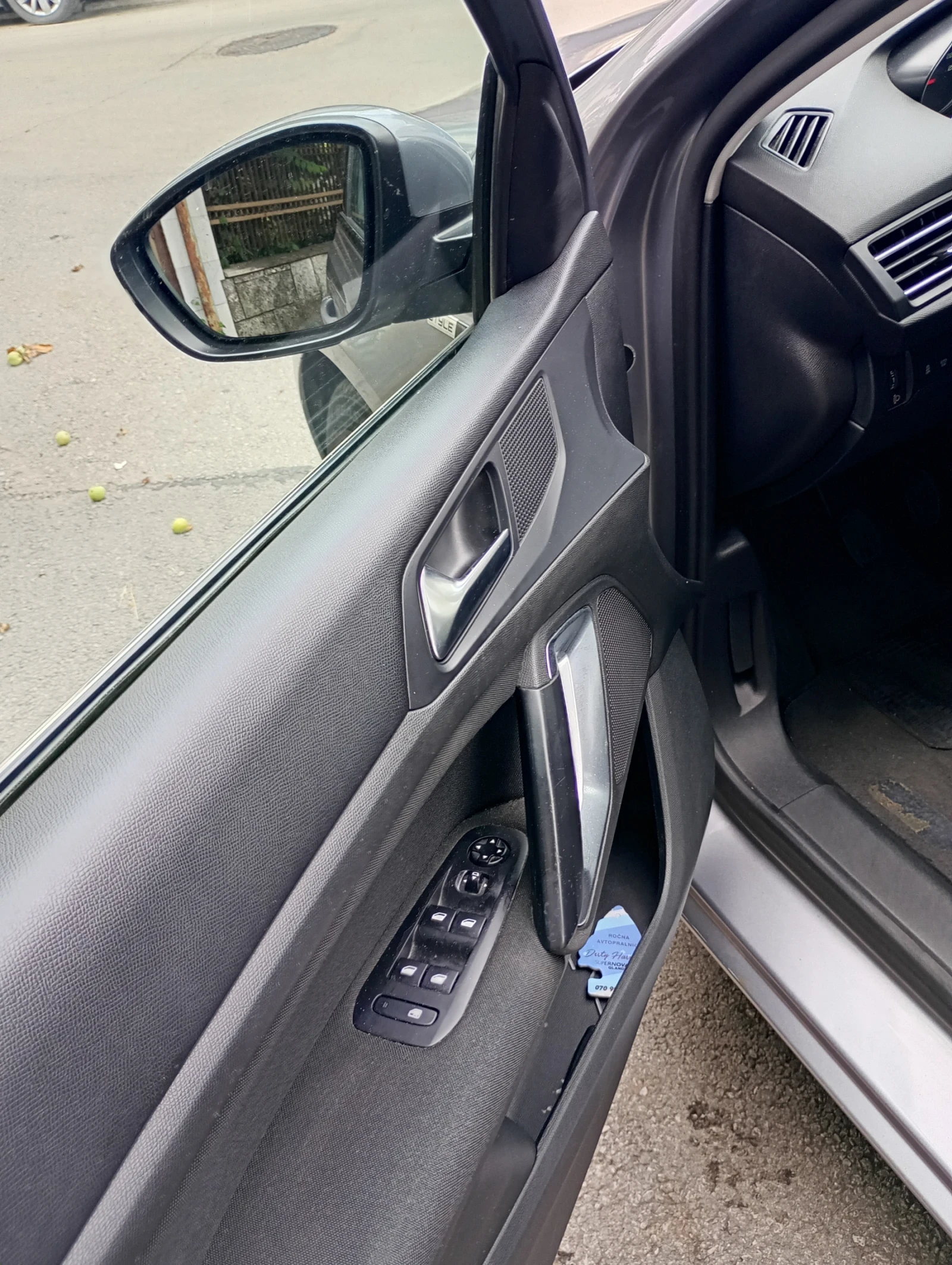 Peugeot 308 1.2 131к.с., снимка 9 - Автомобили и джипове - 54746151