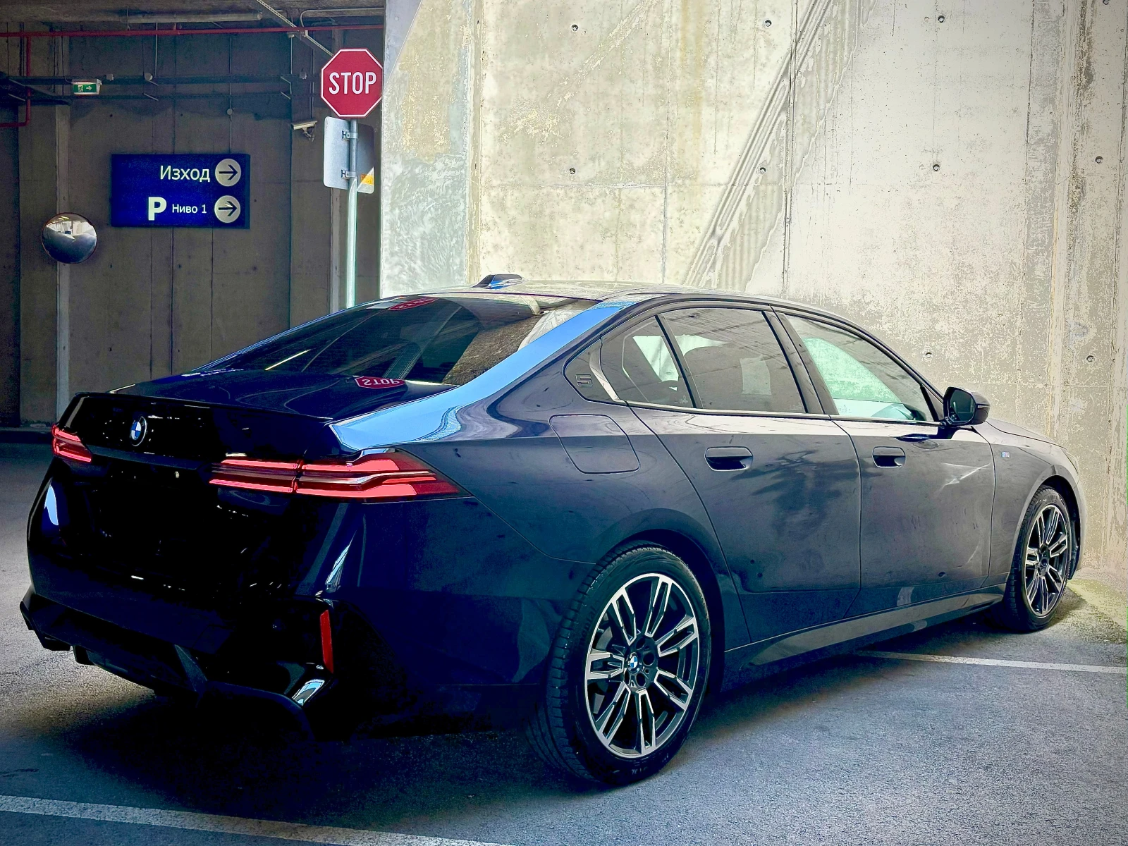 BMW 520 Hybrid M-Pack - изображение 5