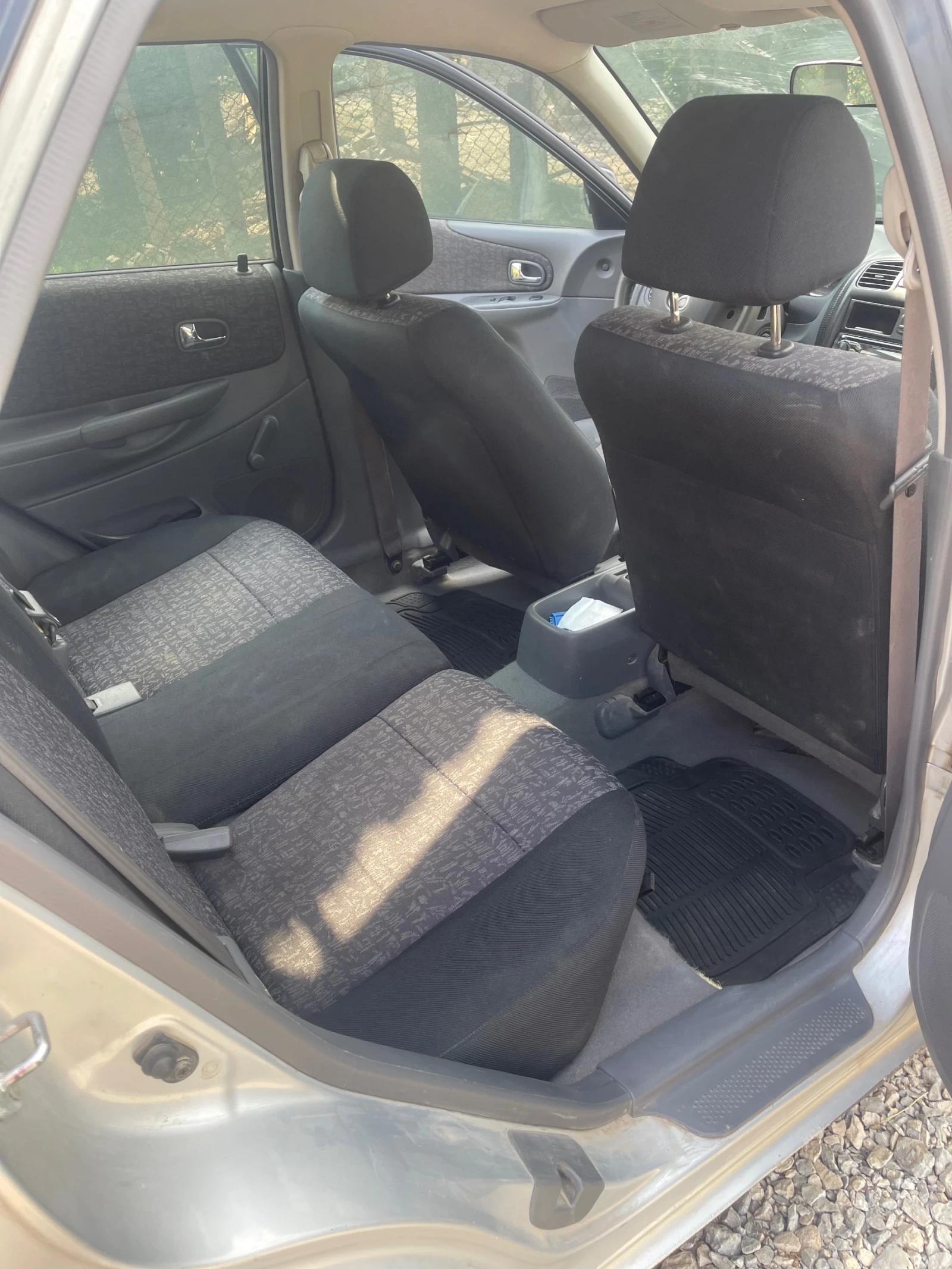 Mazda 323  - изображение 8