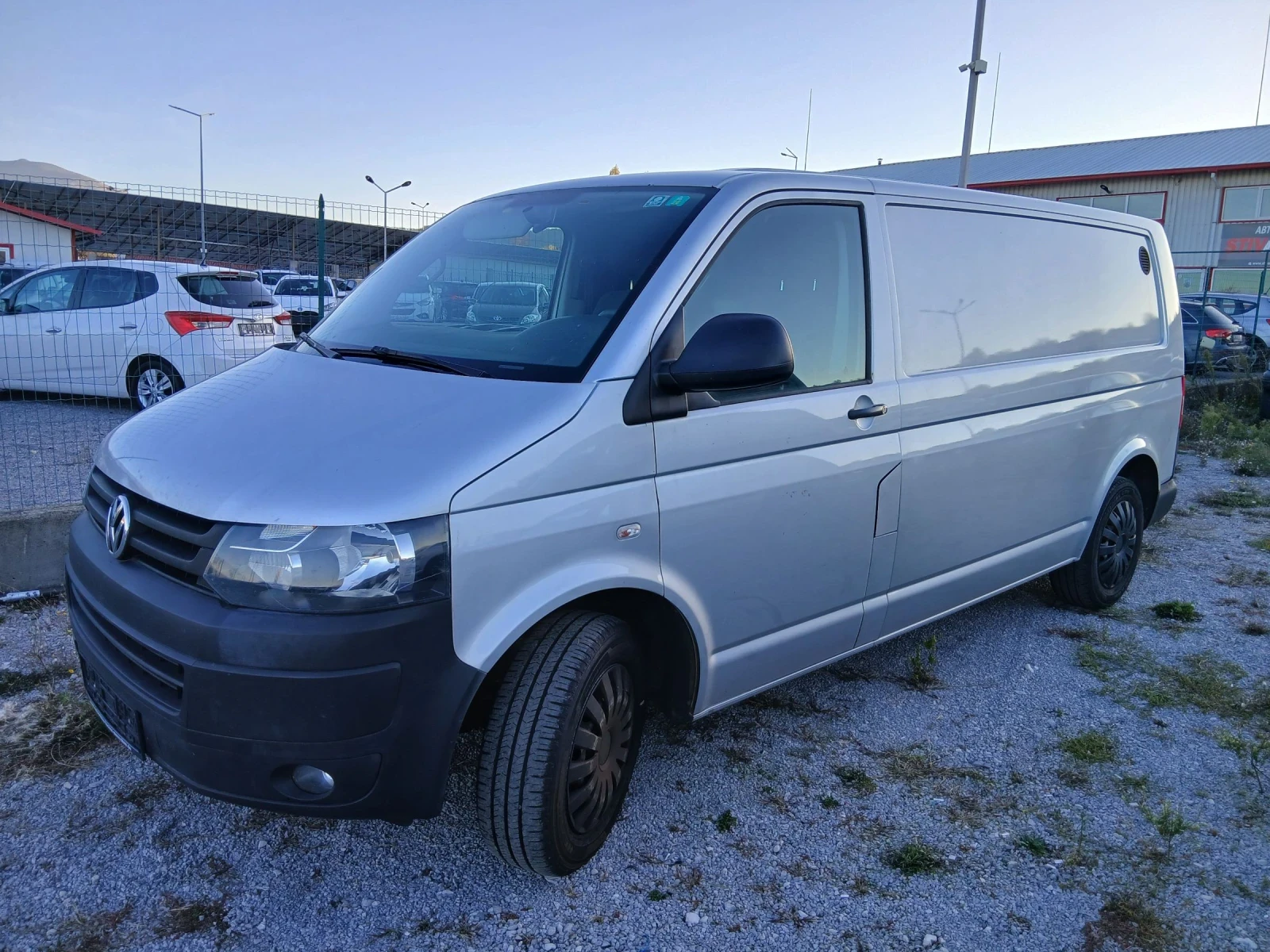 VW Sportsvan 2.0 tdi - изображение 2