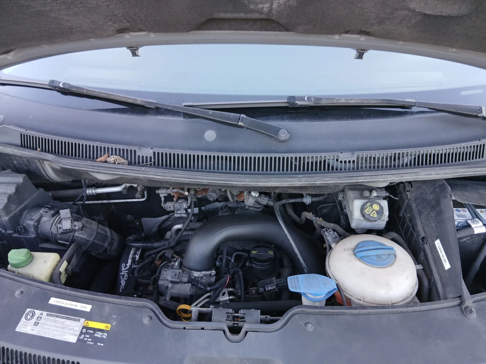 VW Sportsvan 2.0 tdi - изображение 9