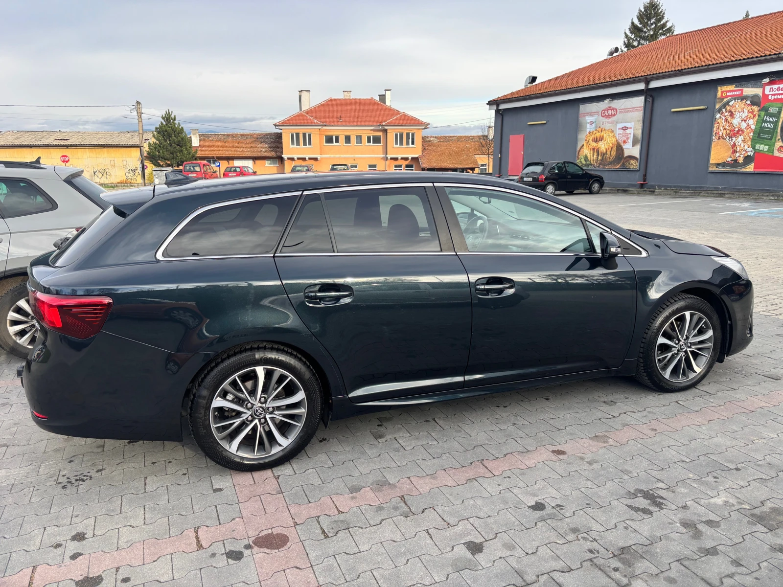 Toyota Avensis 1.8 Executive - изображение 7