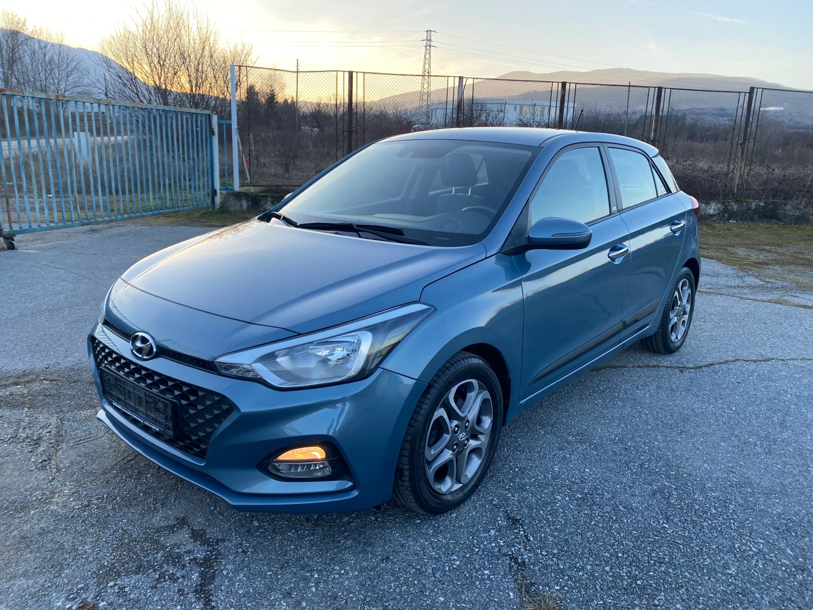 Hyundai I20 Navi, CarPlay, Camera, LineAsisistent | Mobile.bg � ����������� 1