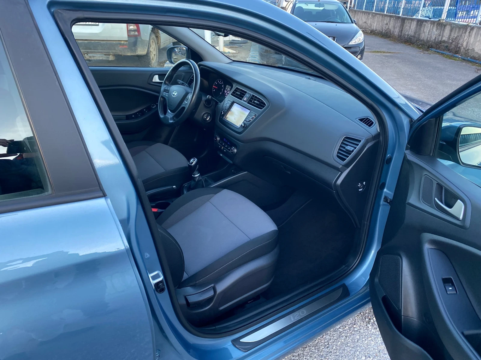 Hyundai I20 Navi, CarPlay, Camera, LineAsisistent | Mobile.bg � ����������� 9