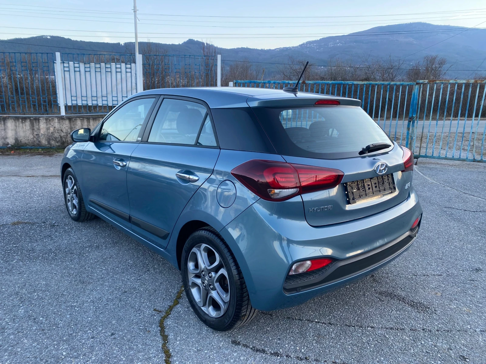 Hyundai I20 Navi, CarPlay, Camera, LineAsisistent | Mobile.bg � ����������� 6
