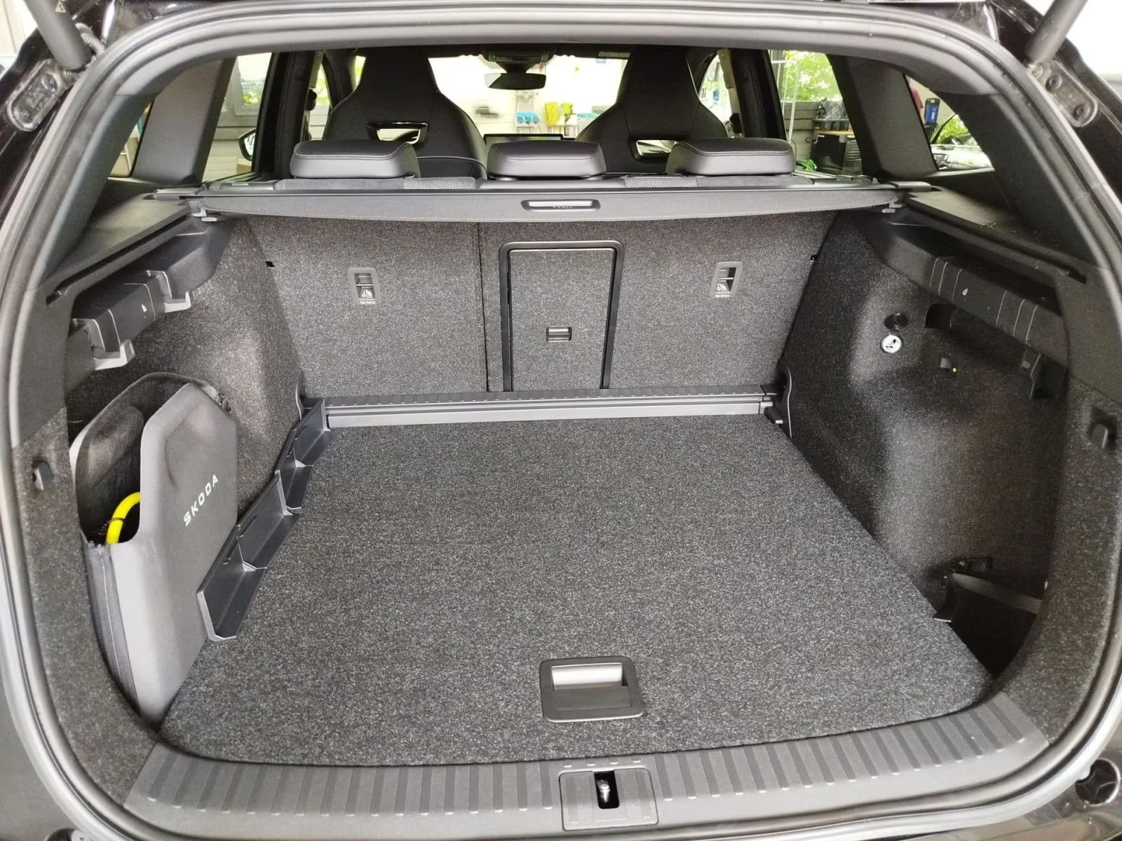 Skoda Enyaq 286HP/4X4/360/PANO/ACC/HUD/ACC/LED/235z, снимка 5 - Автомобили и джипове - 54041786