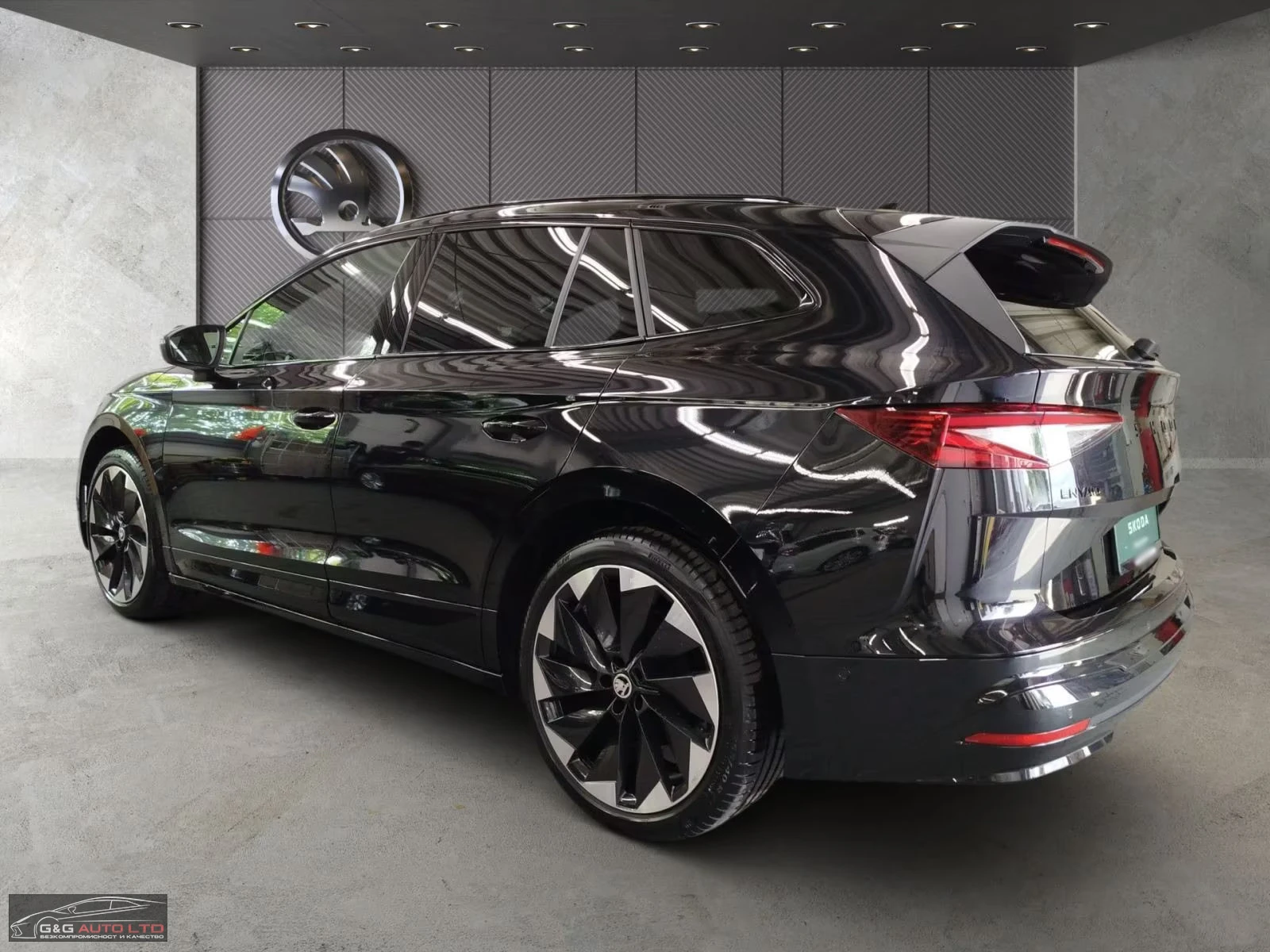 Skoda Enyaq 286HP/4X4/360/PANO/ACC/HUD/ACC/LED/235z, снимка 3 - Автомобили и джипове - 54041786