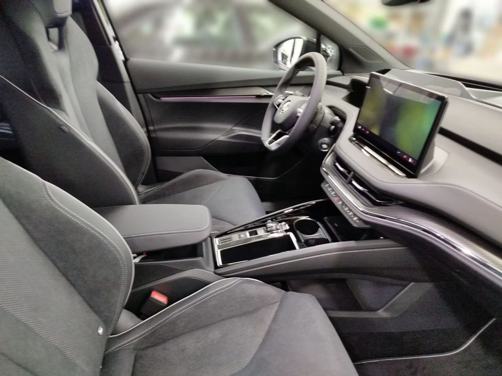 Skoda Enyaq 286HP/4X4/360/PANO/ACC/HUD/ACC/LED/235z, снимка 8 - Автомобили и джипове - 54041786