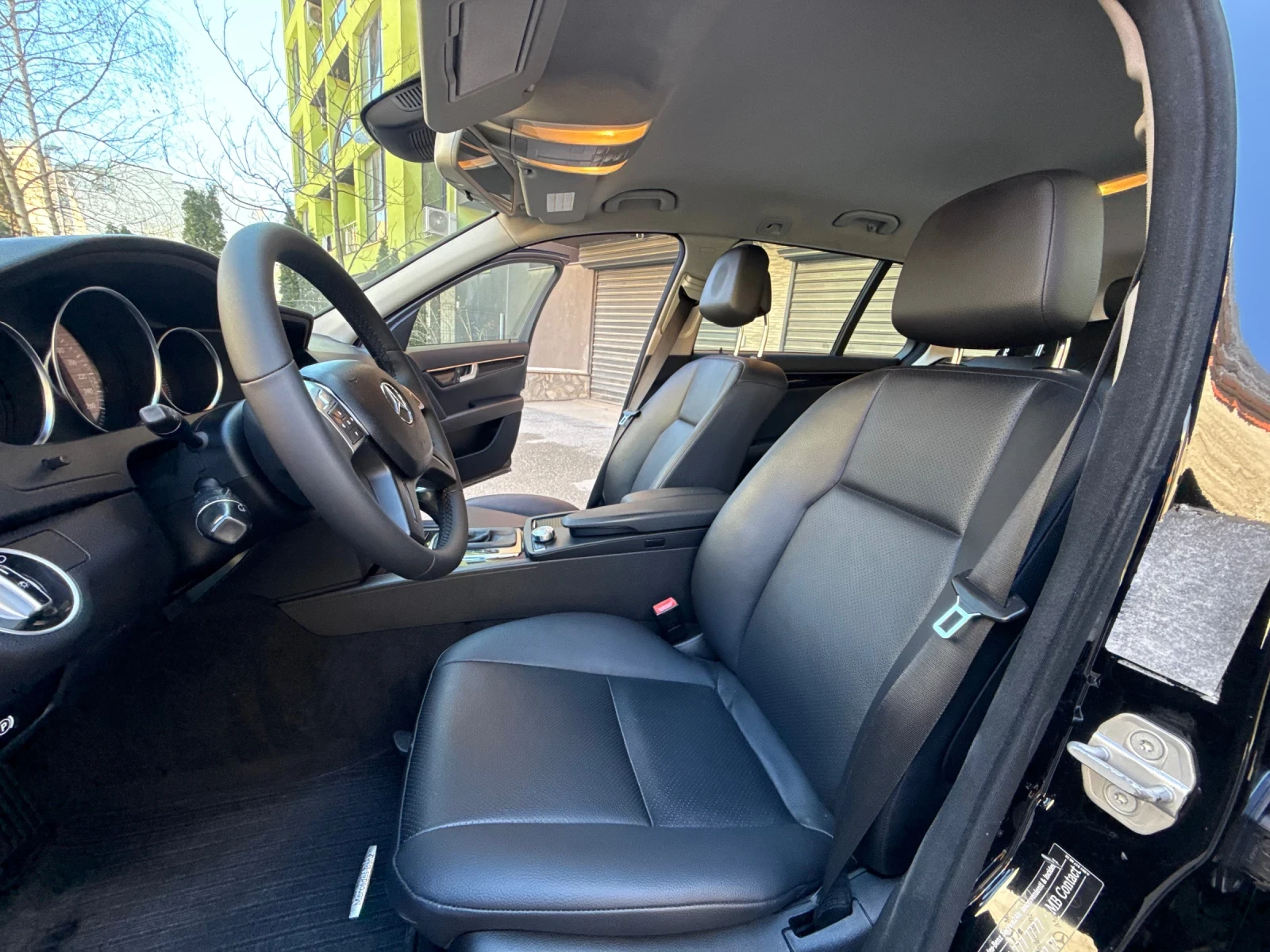 Mercedes-Benz C 220 C220 7G FACE AVANGARDE - MULTIBEAM КОЖА Bi-Xenon, снимка 11 - Автомобили и джипове - 54109282