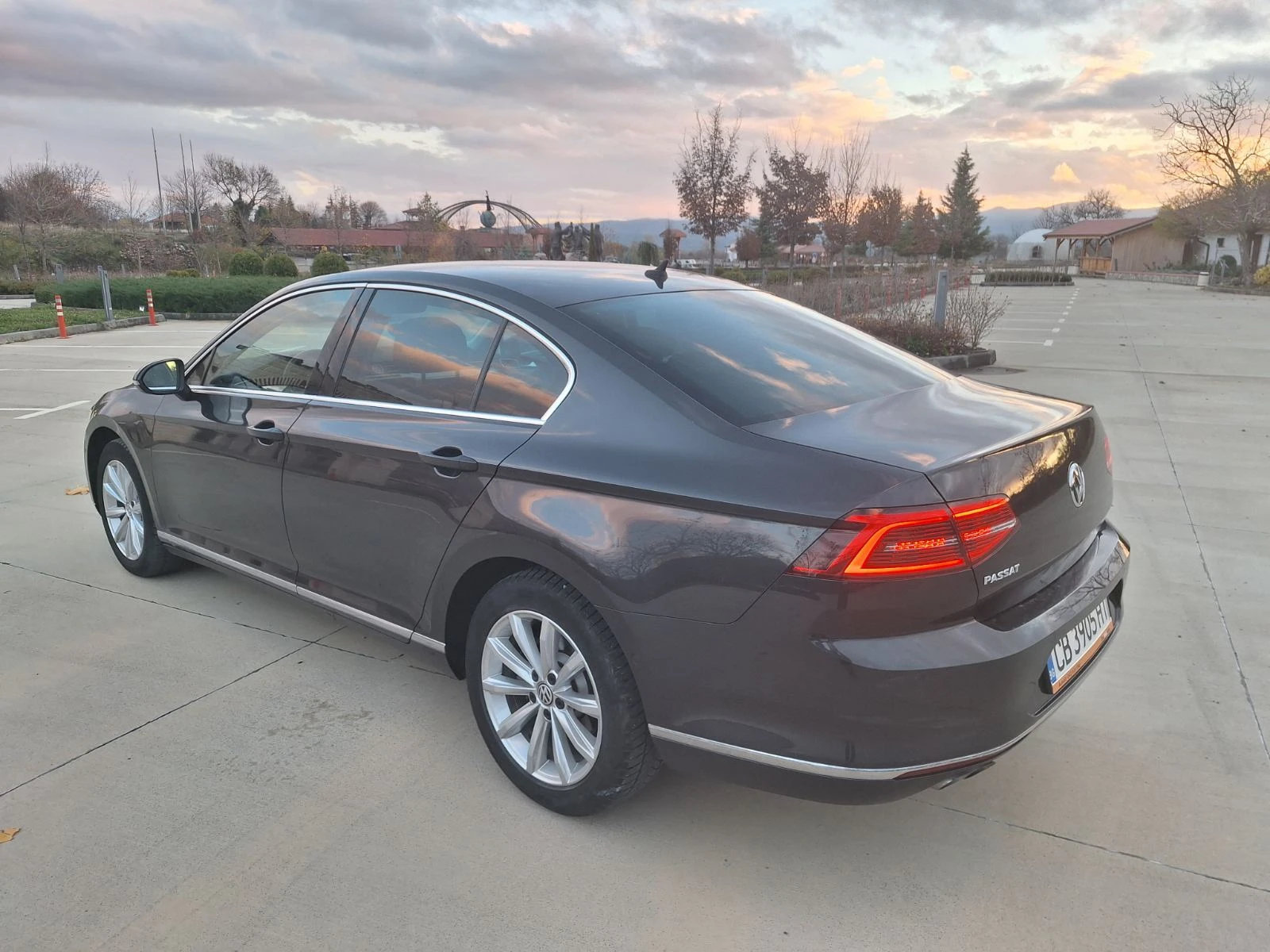 VW Passat, снимка 4 - Автомобили и джипове - 54140779