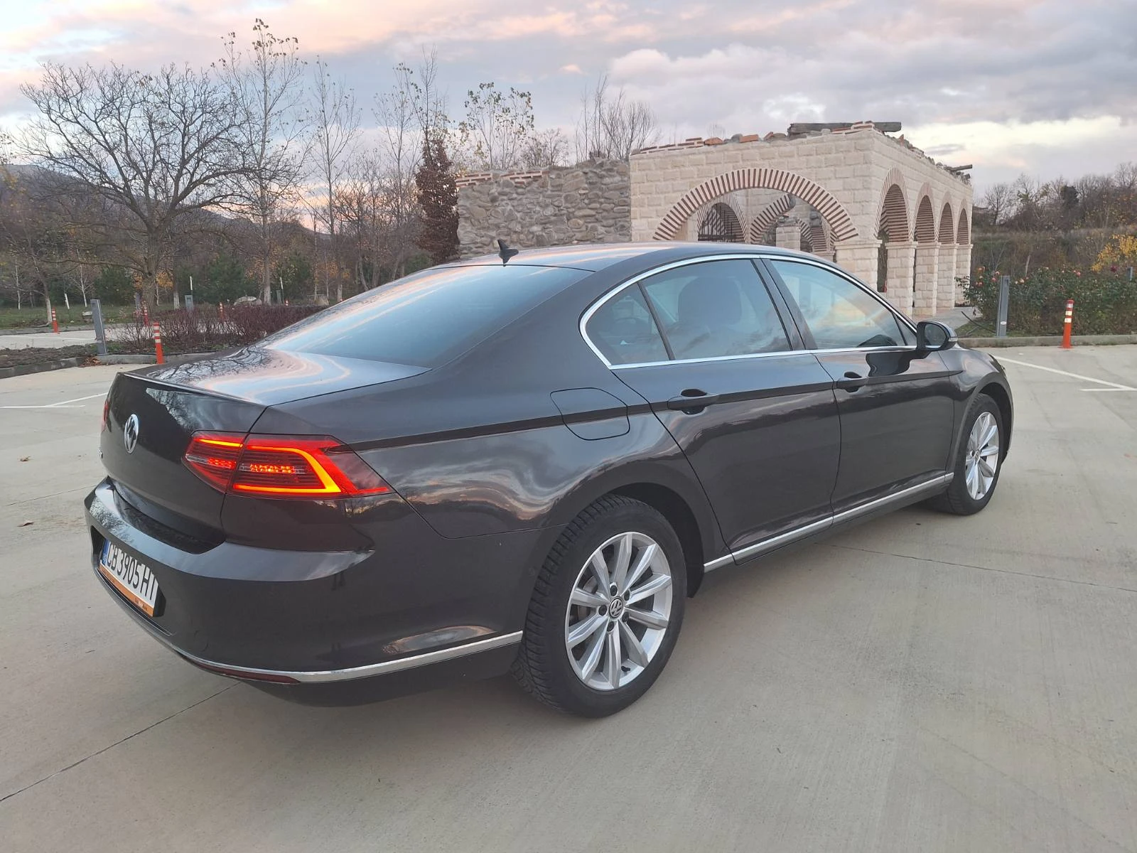 VW Passat, снимка 6 - Автомобили и джипове - 54140779