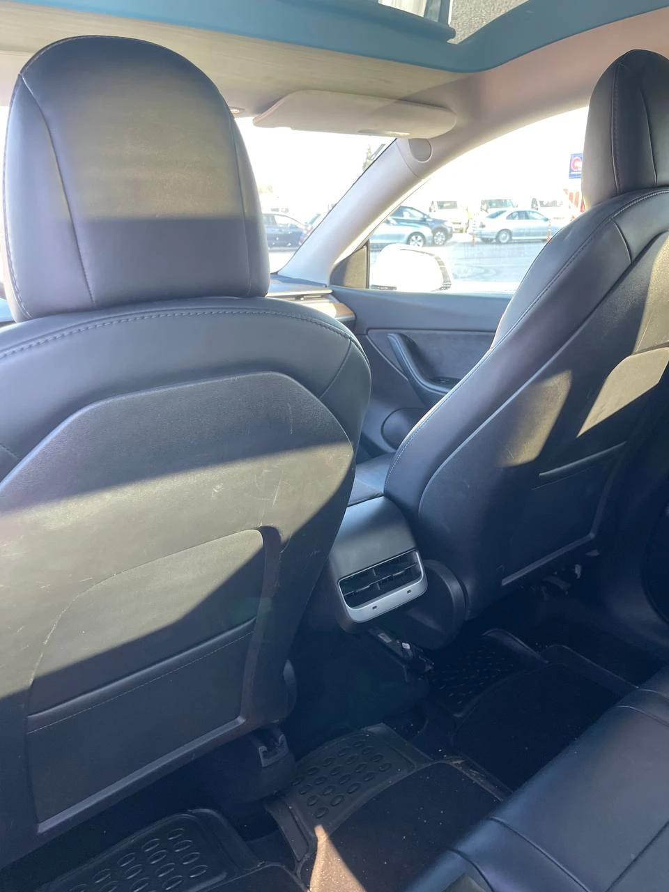 Tesla Model Y Dual motor, снимка 12 - Автомобили и джипове - 54294563