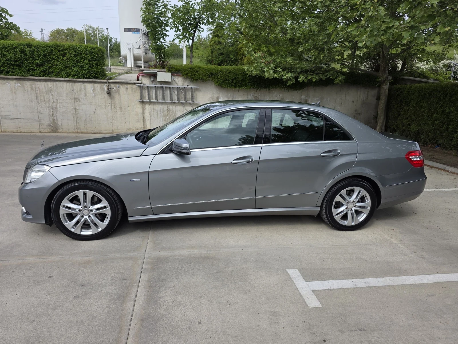 Mercedes-Benz E 350 3, 0CDI-231kc Avantgarde , снимка 2 - Автомобили и джипове - 54477575