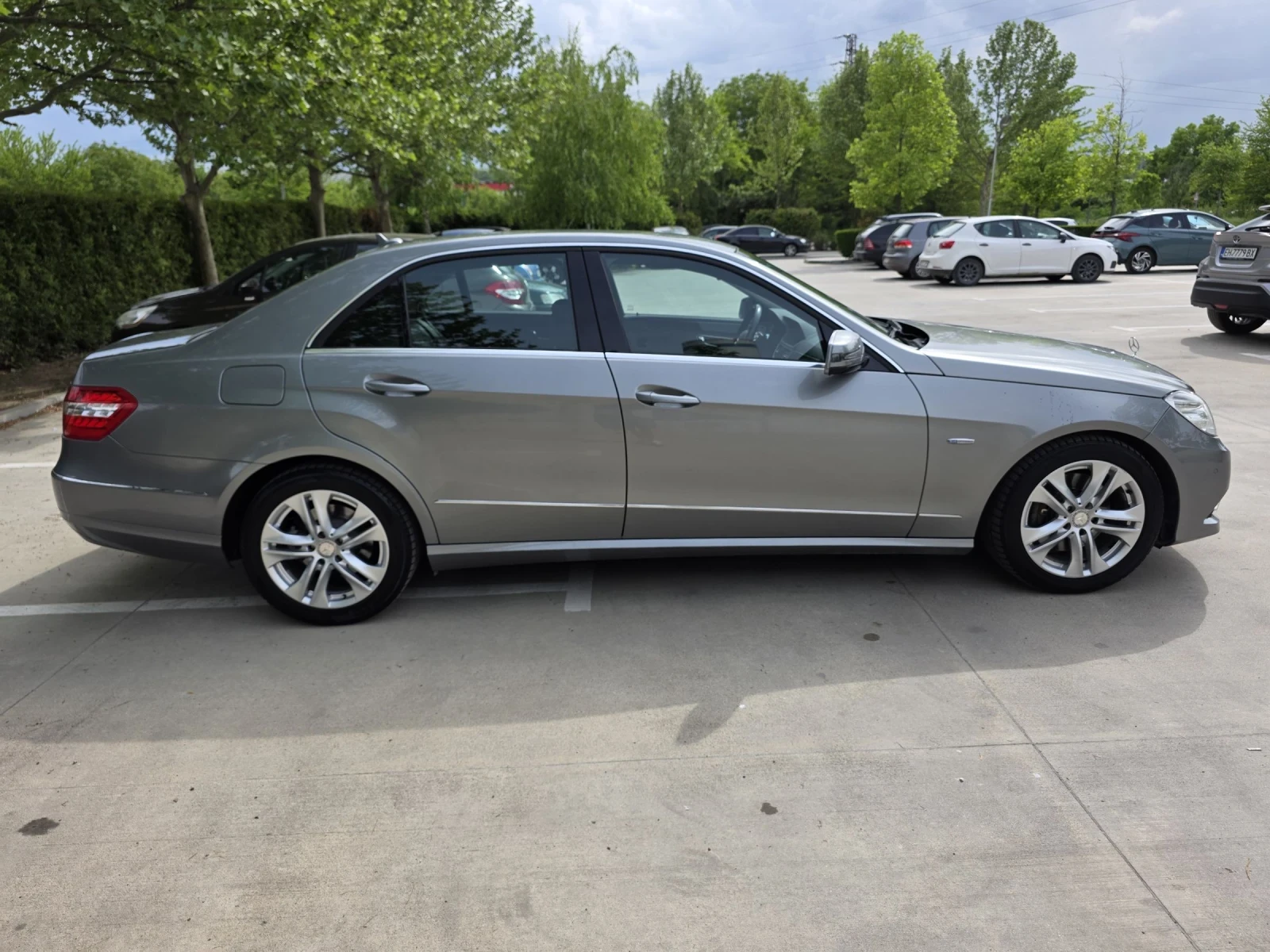 Mercedes-Benz E 350 3, 0CDI-231kc Avantgarde , снимка 6 - Автомобили и джипове - 54477575