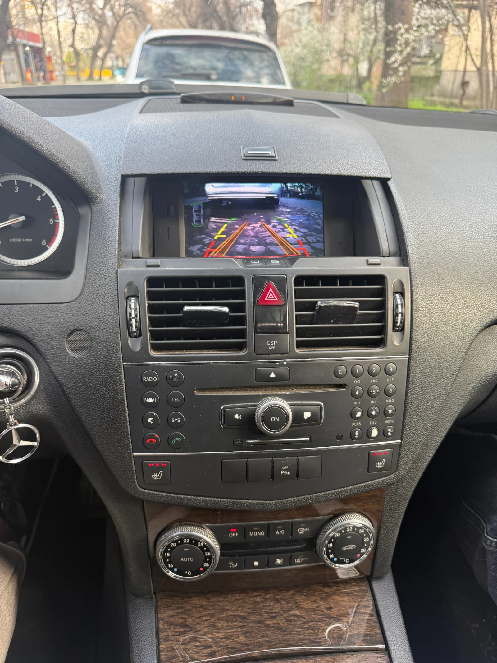 Mercedes-Benz C 320, снимка 11 - Автомобили и джипове - 54510233