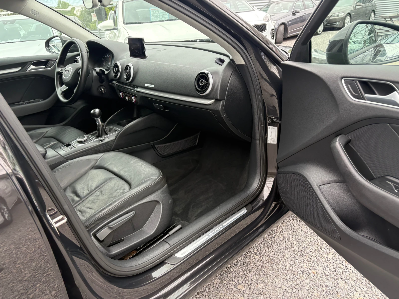 Audi A3 1 4-TGI-Кожен салон, снимка 10 - Автомобили и джипове - 54542855