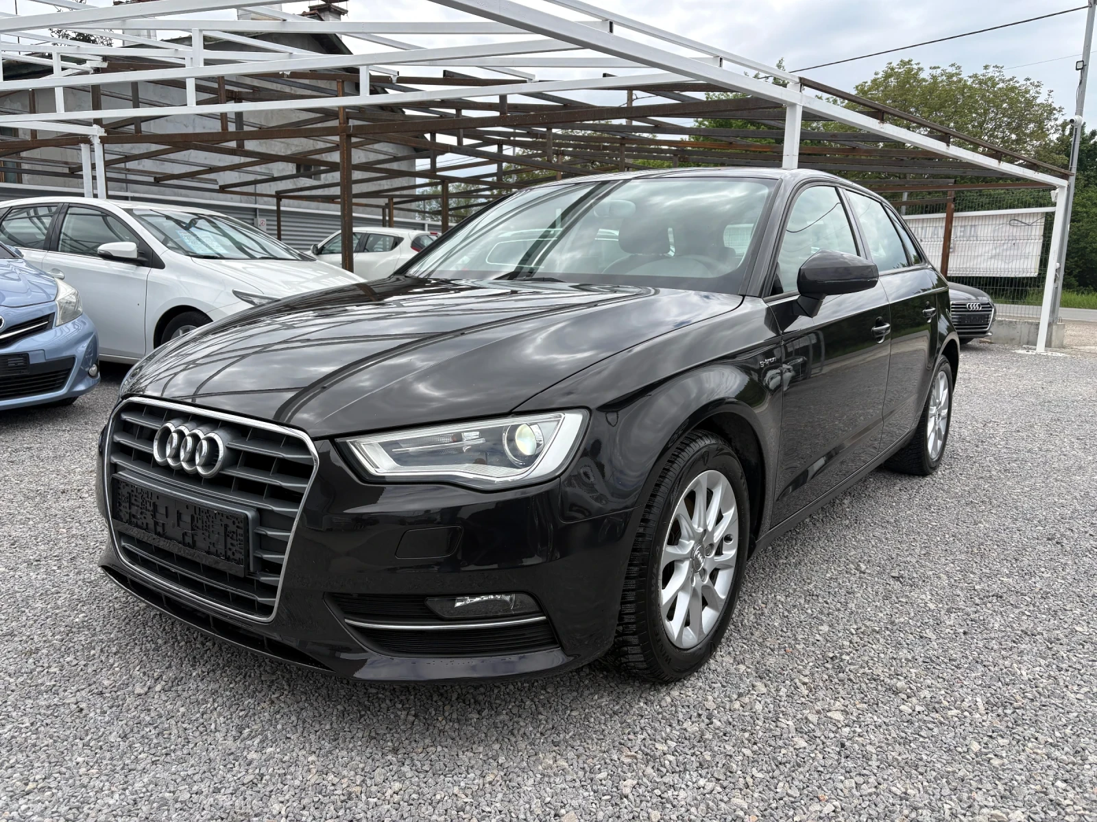 Audi A3 1 4-TGI-Кожен салон