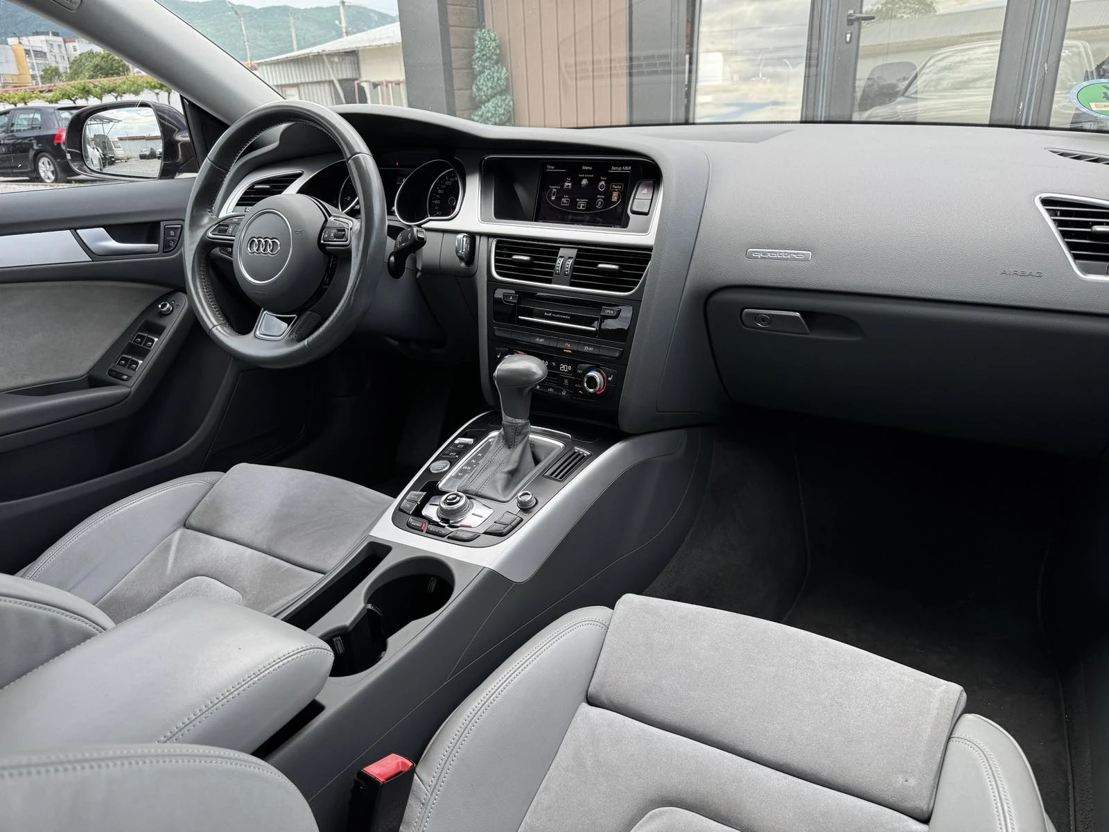 Audi A5 3.0TDI* ЛИЗИНГ* QUATTRO* DISTRONIC* , снимка 9 - Автомобили и джипове - 54571059