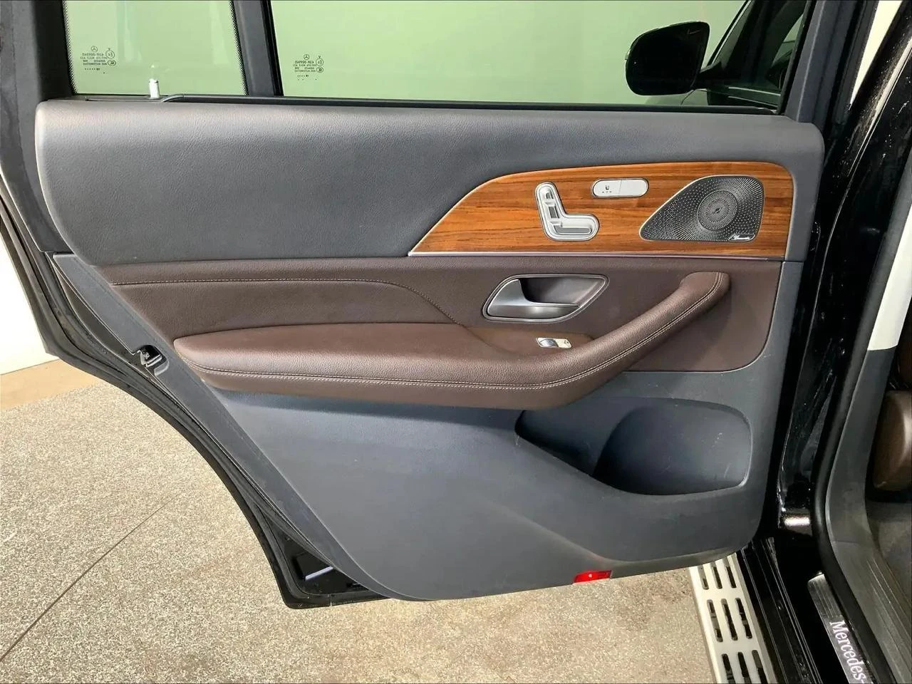 Mercedes-Benz GLS 450 4M* AMG* Distr* 7 Места* , снимка 9 - Автомобили и джипове - 54658902