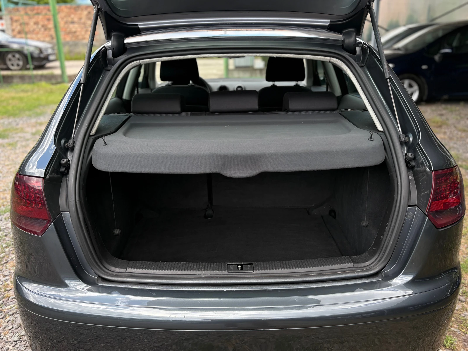 Audi A3 -1.9TDI-105кс(BKC)-КЛИМАТРОНИК-SPORTBACK-, снимка 12 - Автомобили и джипове - 54892874