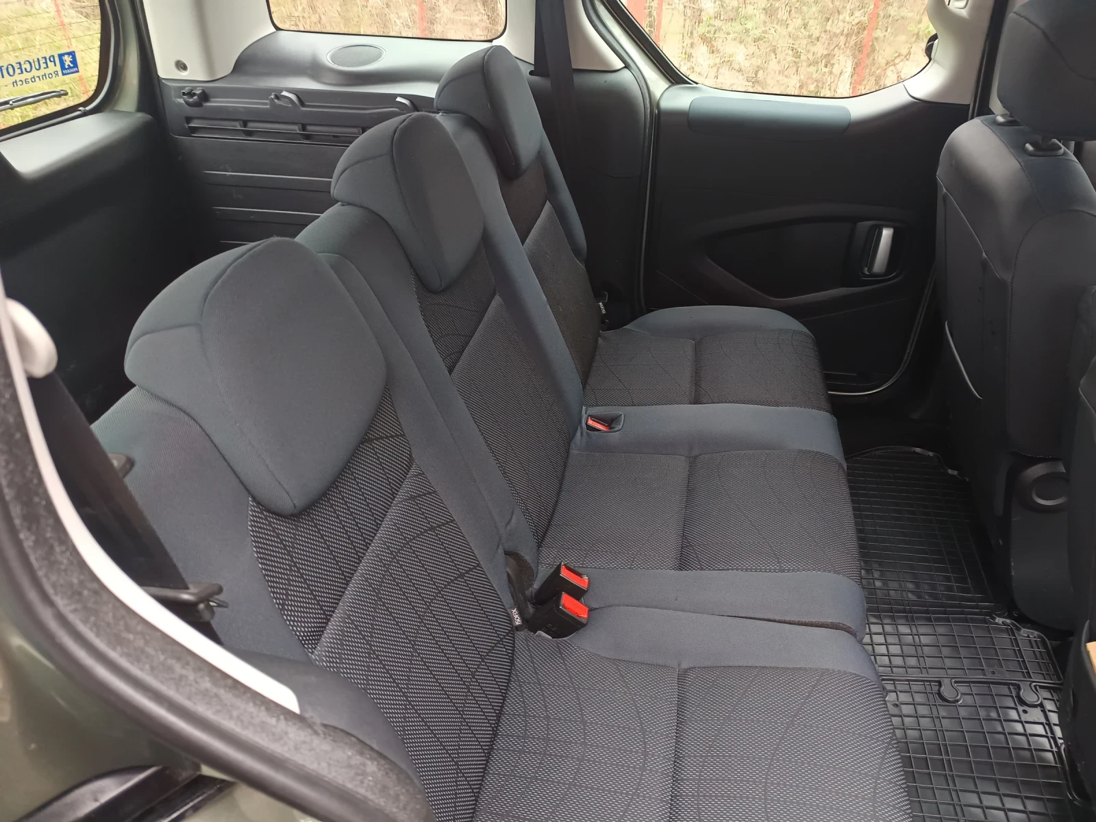 Peugeot Partner 1.6i Tepee, снимка 9 - Автомобили и джипове - 54899113