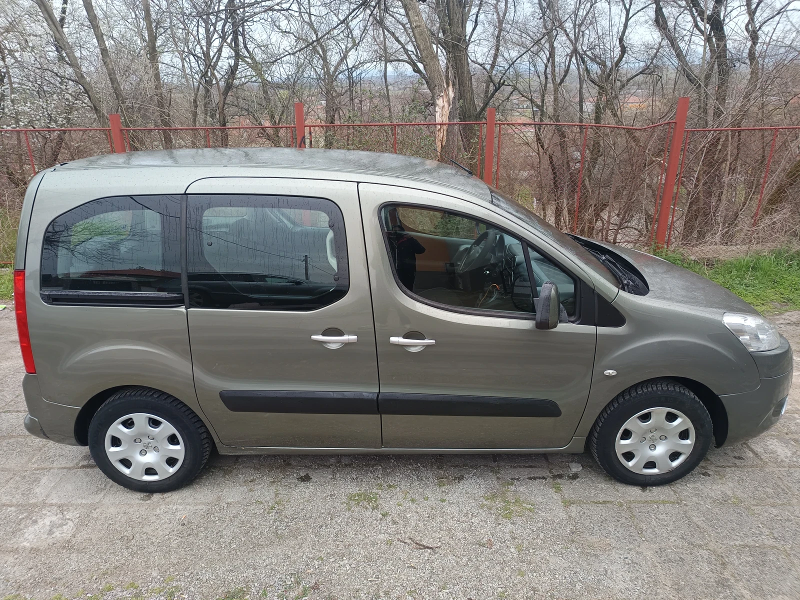 Peugeot Partner 1.6i Tepee, снимка 3 - Автомобили и джипове - 54899113