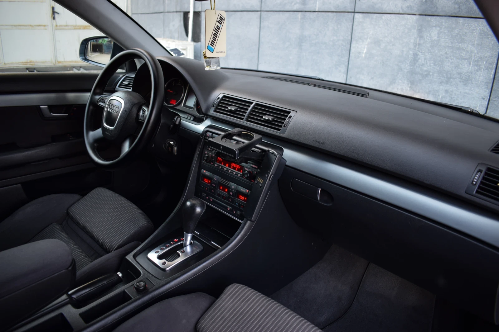 Audi A4 2.0 TDI, снимка 10 - Автомобили и джипове - 55433652