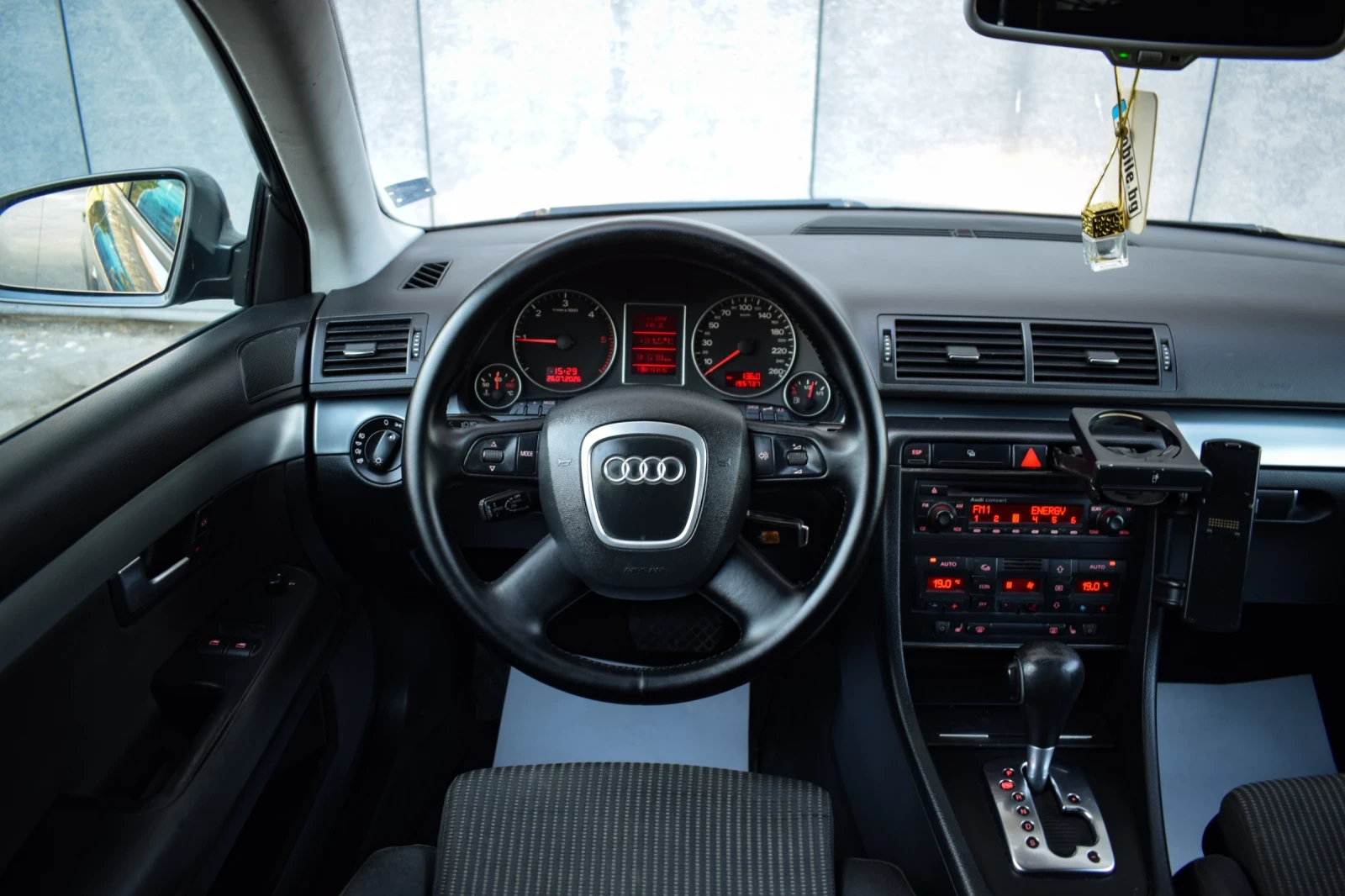 Audi A4 2.0 TDI, снимка 8 - Автомобили и джипове - 55433652
