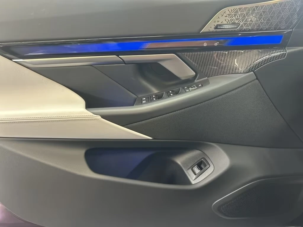 BMW M5 INDIVIDUAL/M DRIVERS'S PACKAGE/LED/B&W/360, снимка 6 - Автомобили и джипове - 55472075