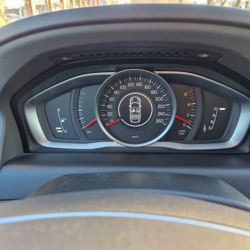 Volvo XC60 2.4D5 Automatic AWD, снимка 13 - Автомобили и джипове - 52739155