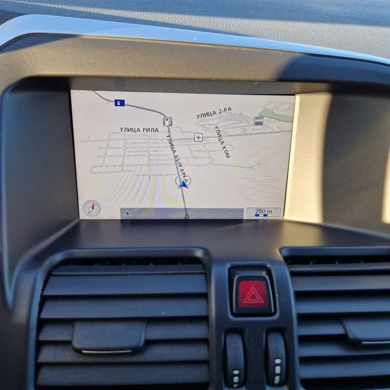 Volvo XC60 2.4D5 Automatic AWD, снимка 12 - Автомобили и джипове - 52739155