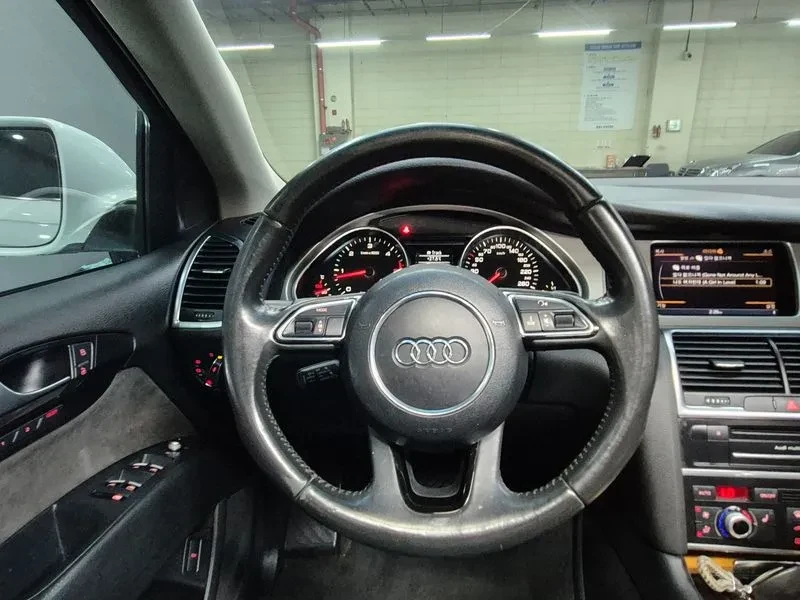 Audi Q7 3.0 TDI Quattro - САМО 30% АВАНС, снимка 8 - Автомобили и джипове - 55951557