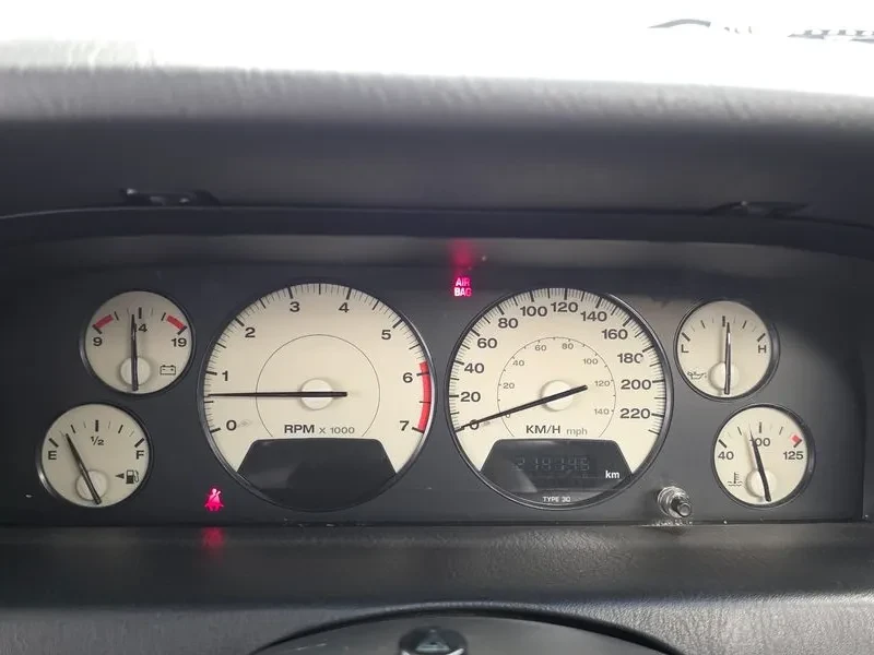 Jeep Cherokee 4.7 Limited Wj, снимка 8 - Автомобили и джипове - 56252908