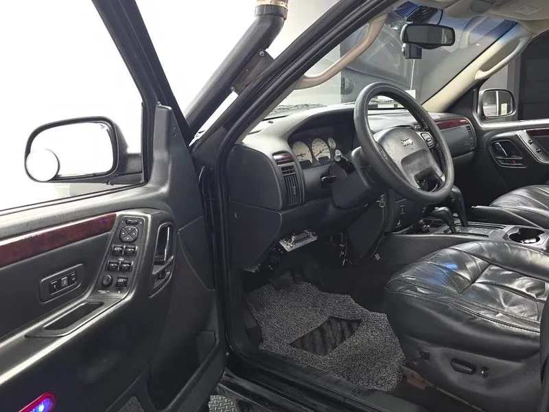 Jeep Cherokee 4.7 Limited Wj, снимка 10 - Автомобили и джипове - 56252908