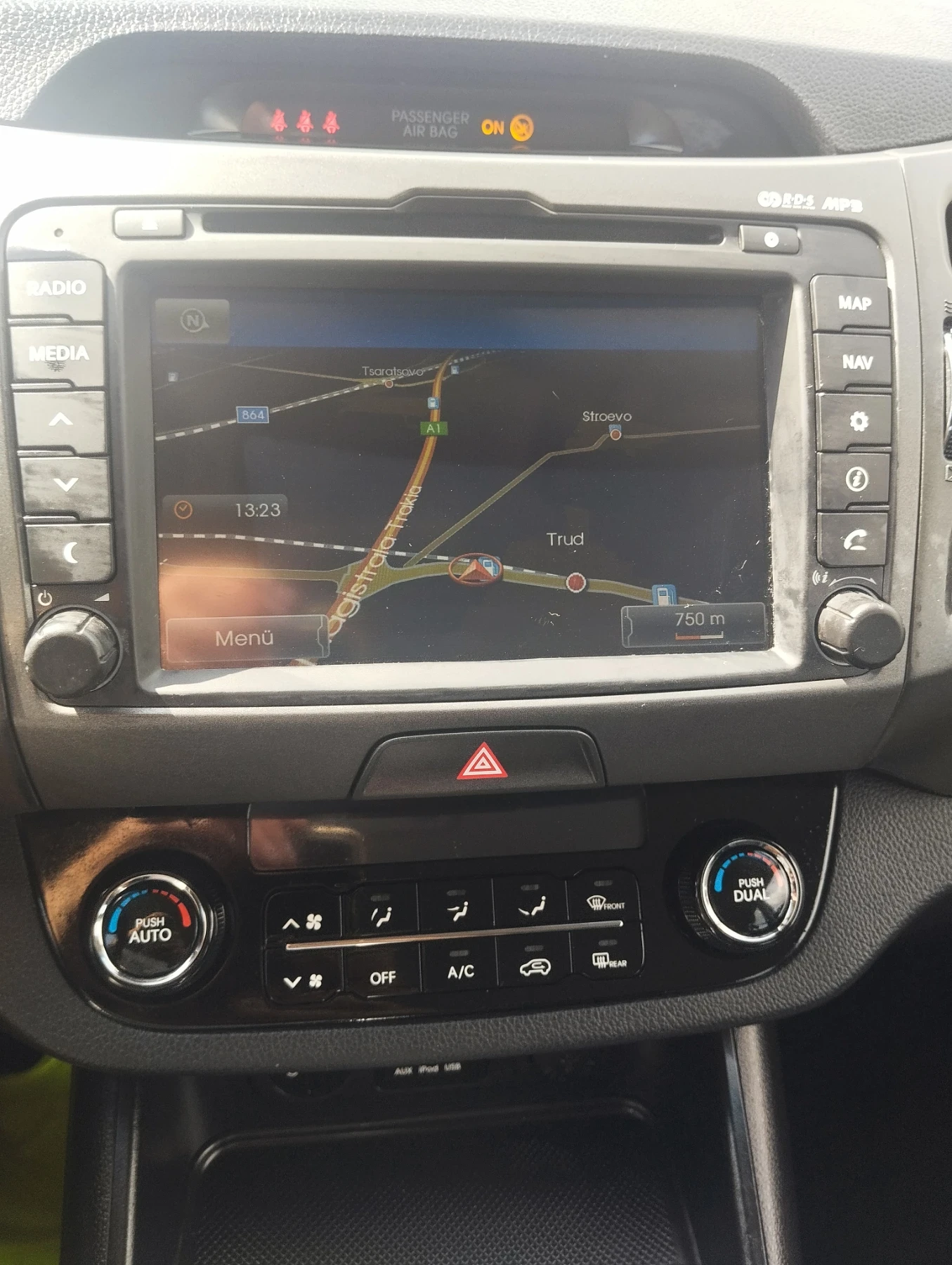 Kia Sportage 14г EURO 5 KEYLESS NAVI ПАРКТРОНИК АВТОПИЛОТ  - изображение 7