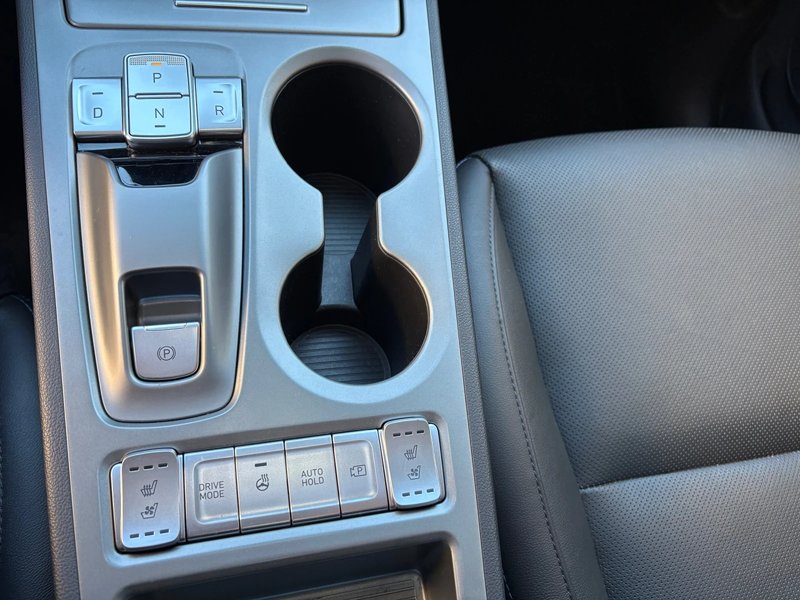 Hyundai Kona 64KWh PRIME, снимка 12 - Автомобили и джипове - 53826669