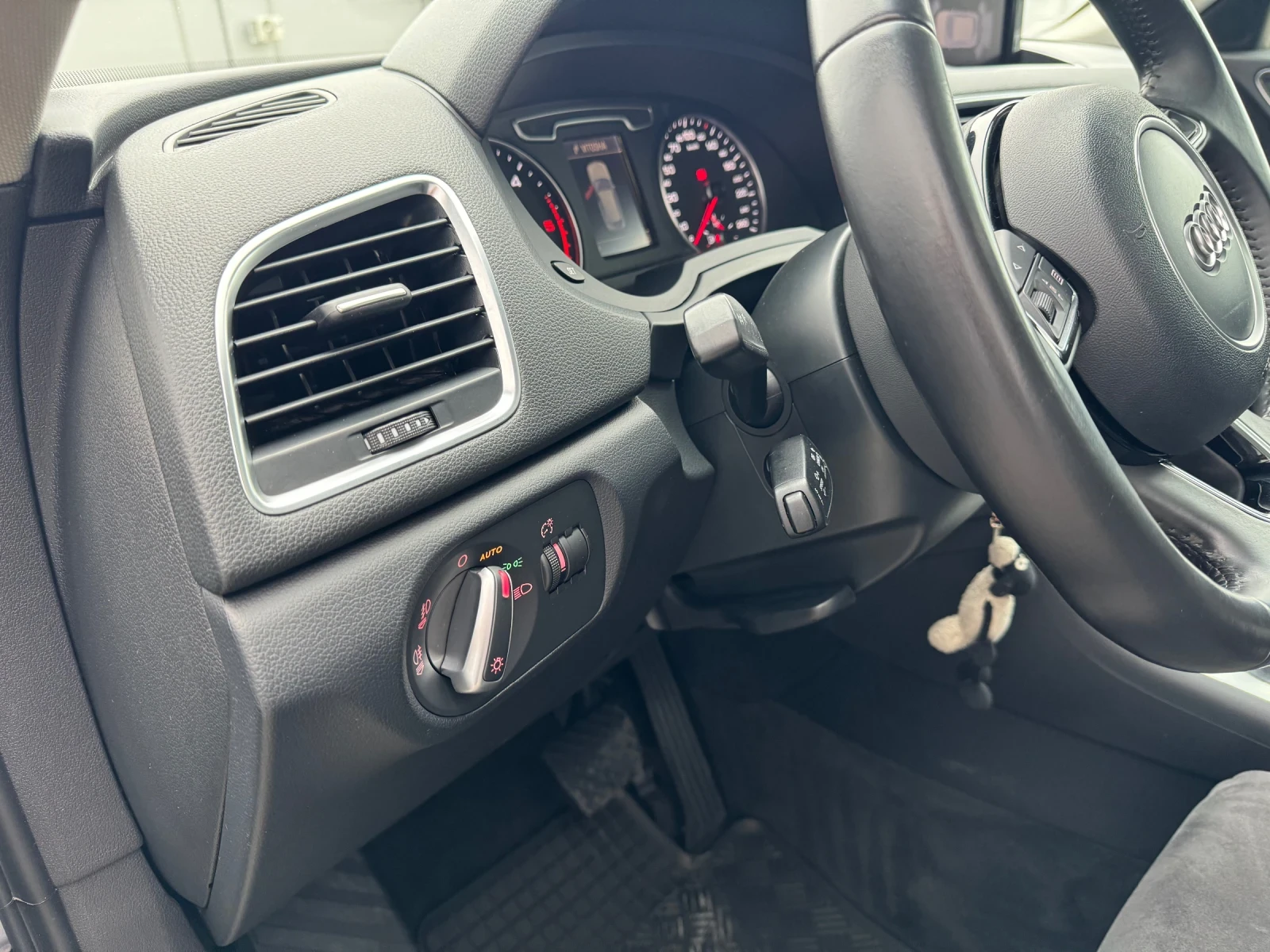Audi Q3 2.0 TDI 4x4 , снимка 10 - Автомобили и джипове - 54485973