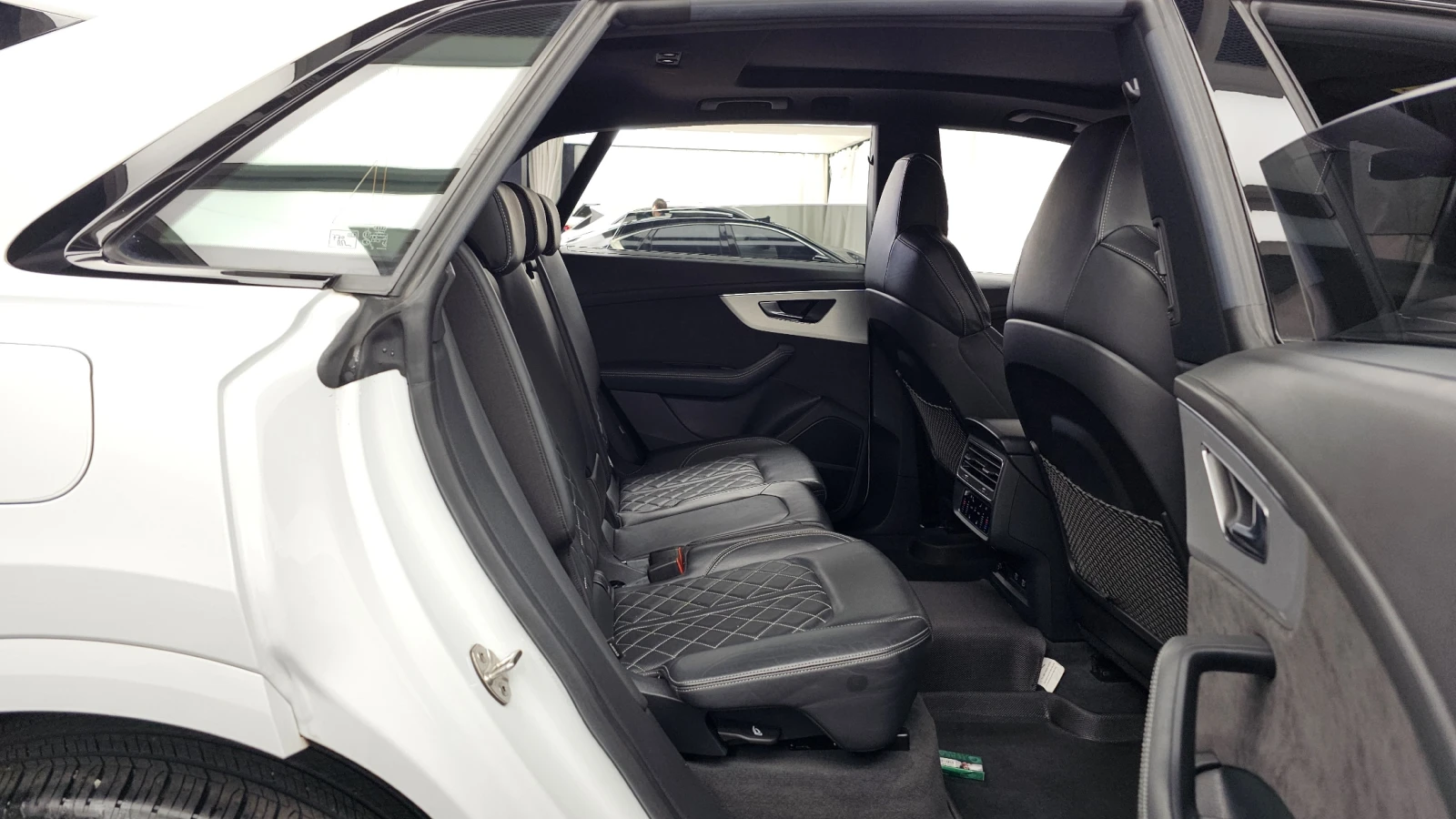 Audi Q8 MATRIX* DIS* SOFT-CLOSE* МАСАЖ* ОБДУХ* 360* HUD* S, снимка 15 - Автомобили и джипове - 55087284