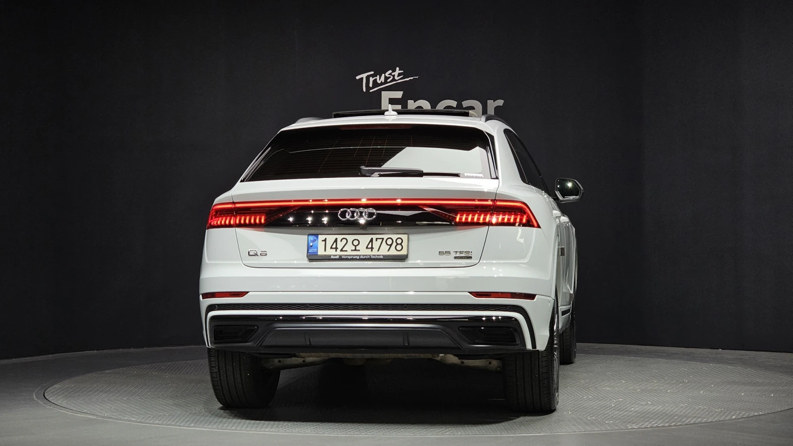 Audi Q8 MATRIX* DIS* SOFT-CLOSE* МАСАЖ* ОБДУХ* 360* HUD* S, снимка 4 - Автомобили и джипове - 55087284