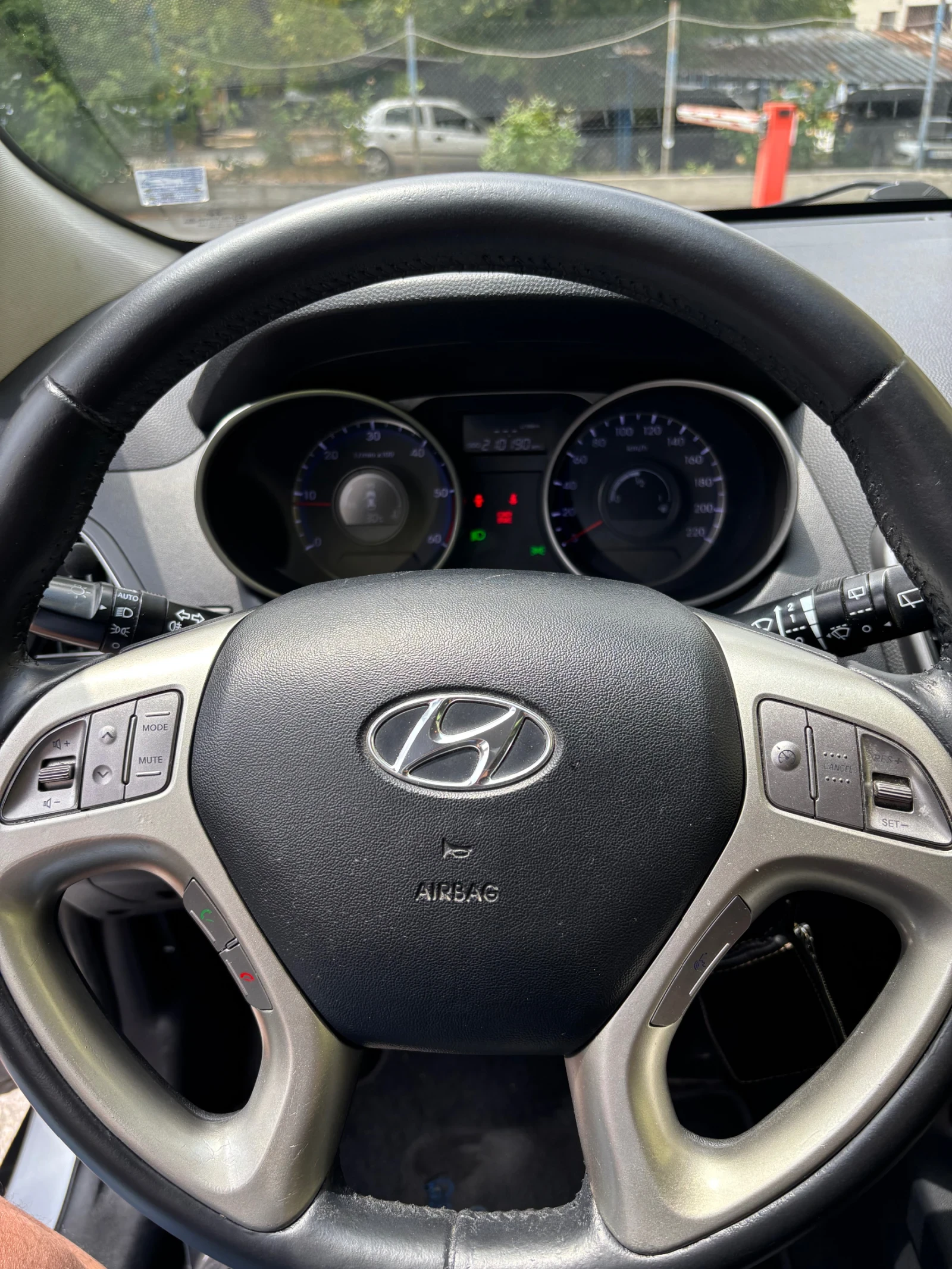 Hyundai IX35 1.7D, снимка 8 - Автомобили и джипове - 55145357