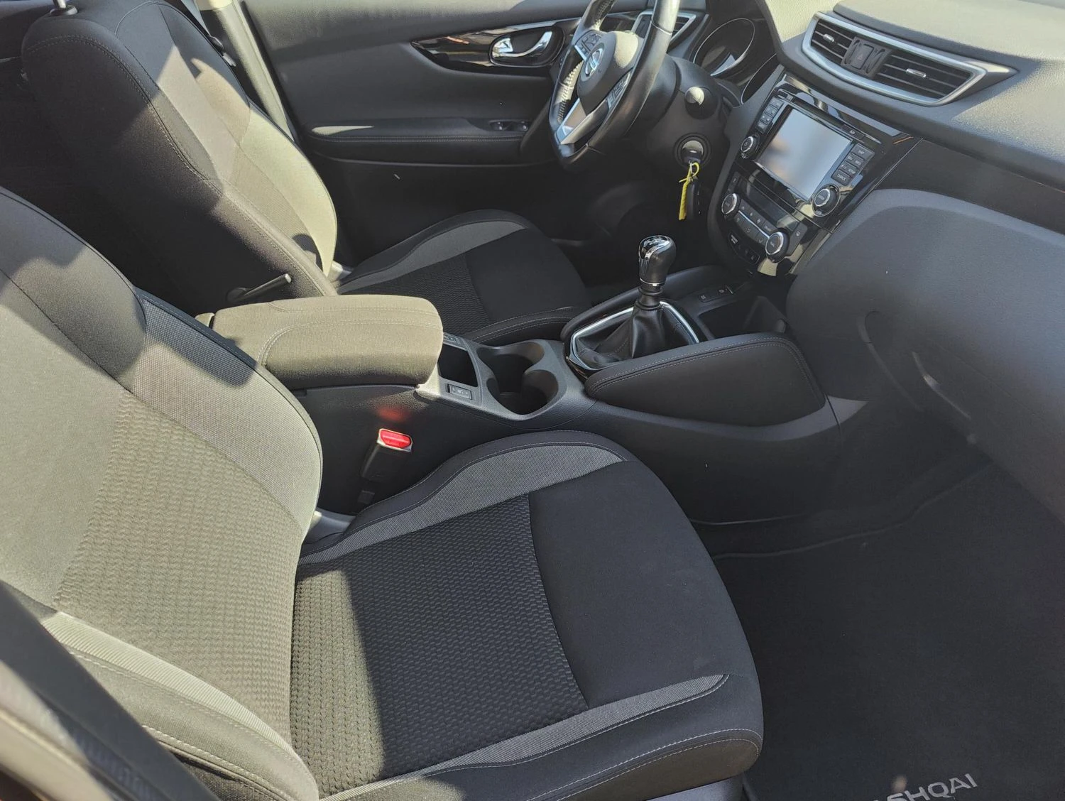 Nissan Qashqai Acenta 1.5 Дизел, снимка 6 - Автомобили и джипове - 55809467