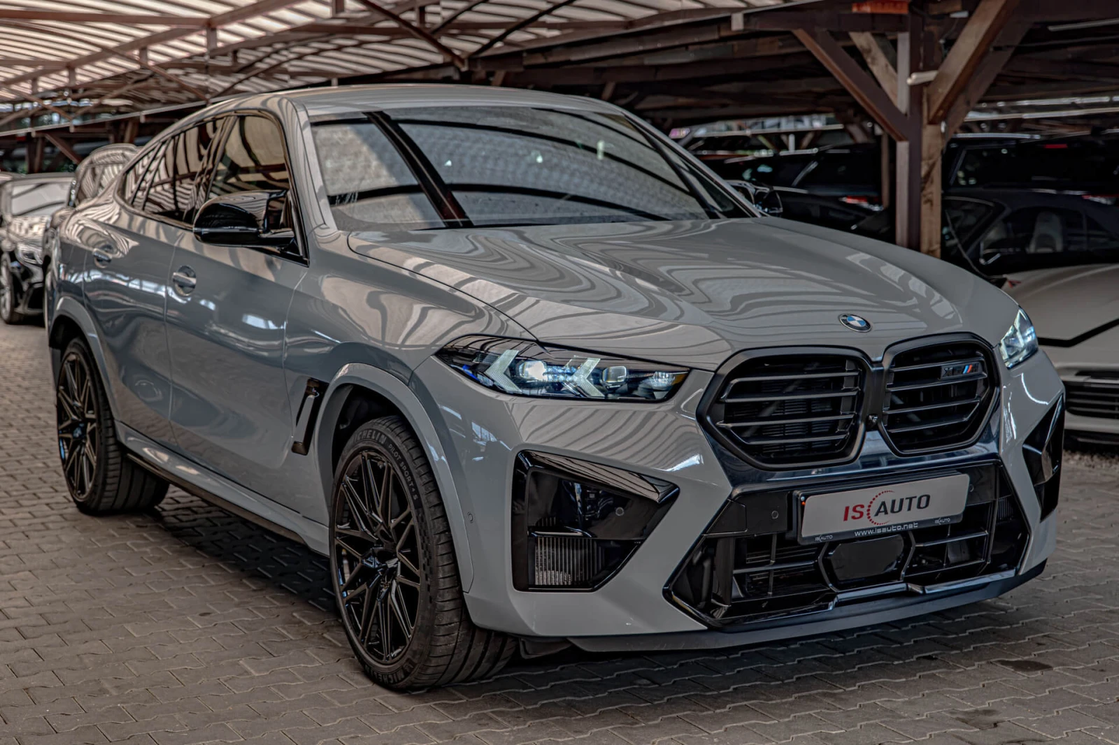 BMW X6 M/Competition/Harman Kardon/HuD/Карбон/Камера 360/, снимка 2 - Автомобили и джипове - 55825431
