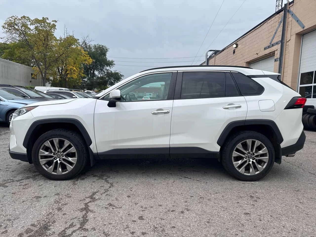 Toyota Rav4 * Limited * AWD * CARFAX * , снимка 2 - Автомобили и джипове - 56325310