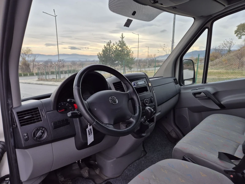 VW Crafter 2.5 TDI, снимка 9 - Бусове и автобуси - 48069190